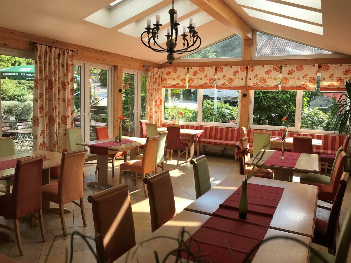 Gasthof Lindenwirt 登肯多夫 外观 照片
